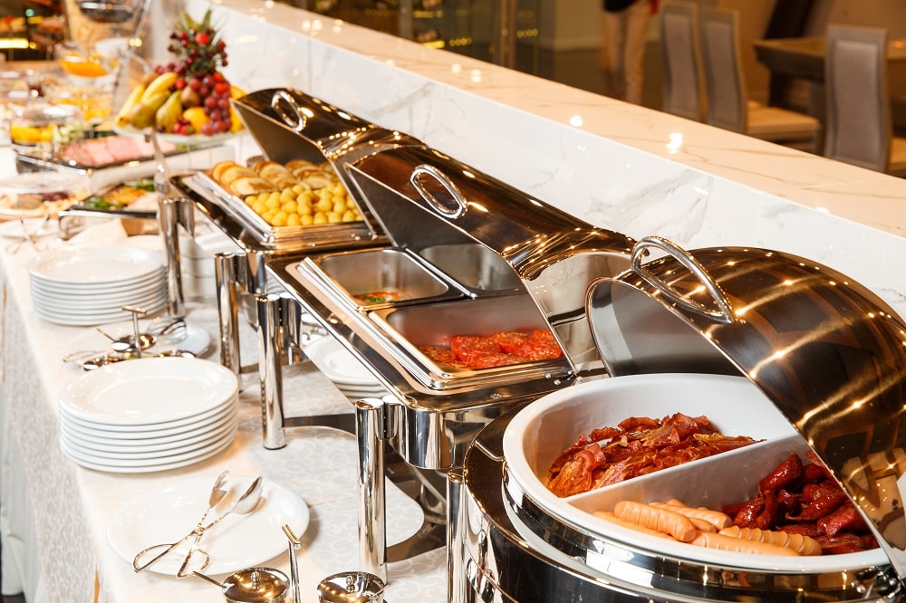 The Hidden Dangers of Buffet Dining: Ensuring Safe and Healthy Choices