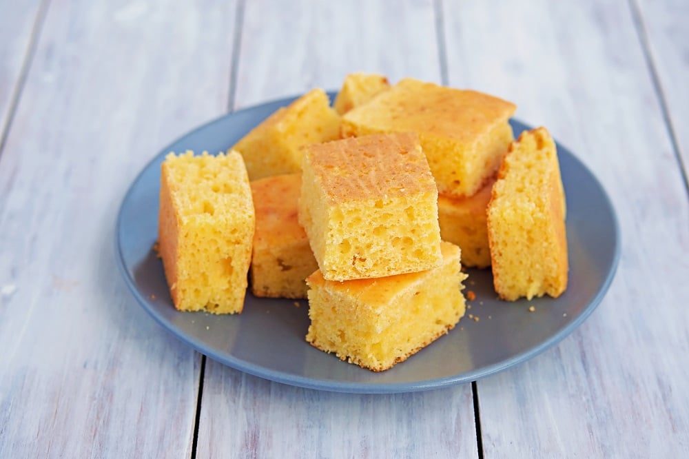 Delicious Buttermilk Cornbread Recipe